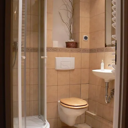 Pod Gadajacym Kotem Homestay