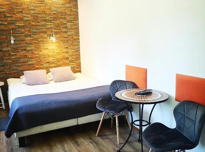 Pod Gadającym Kotem Kwatera prywatna *